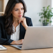 How to Read Malpractice Lawyer Reviews Well